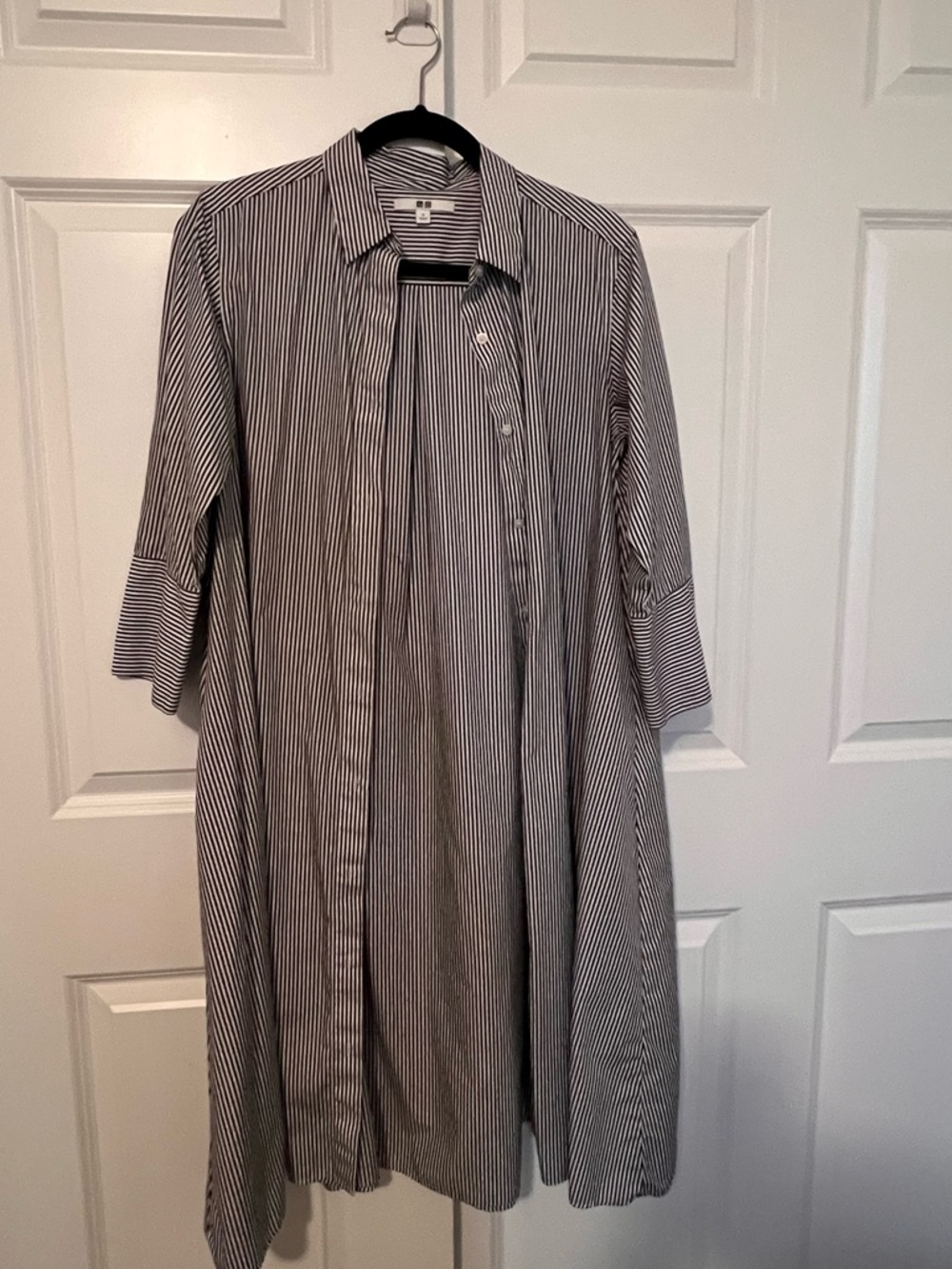 Uniqlo Black & White Striped Casual Button-Down Shirtdress